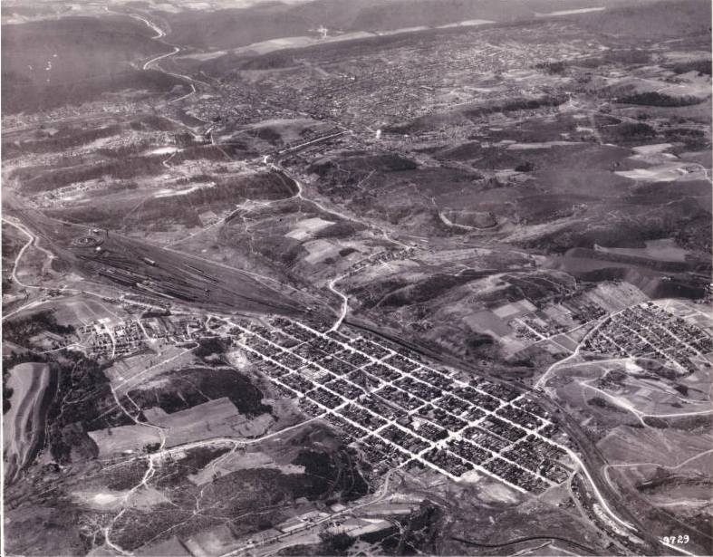 April 17, 1937. The towns of Saint Clair and Pottsville are seen in this single image.