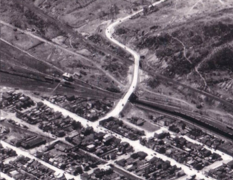 The road from Pottsville leading into St. Clair is shown.